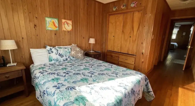 Time / Tide 4 Bedroom Cottage by RedAwning