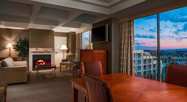 Двухместный люкс Пентхаус Sheraton Crescent Hotel