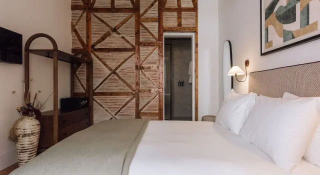 Ando Living - Flores 25 House, Забронировать Гостевой дом Отели Лиссабона с бассейном, рядом с Рештаурадориш, Бассейн