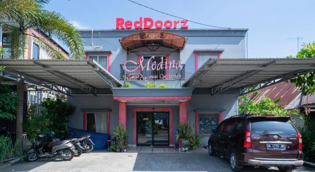 RedDoorz Syariah Near Tugu Dodol Kandangan, Book Hotel Kandangan 
