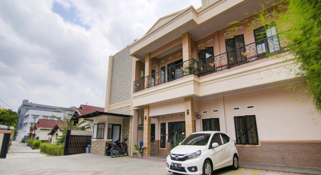 OYO 90233 The Shine Residence, Rezervovat Hotel Hotely v Pekanbaru s parkováním, Parkování