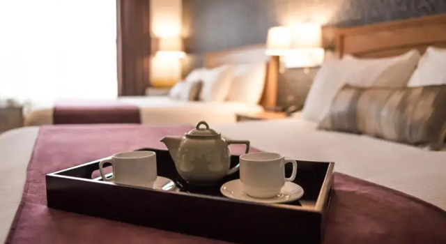 Четырёхместный номер Standard Cambridge Hotel and Conference Centre