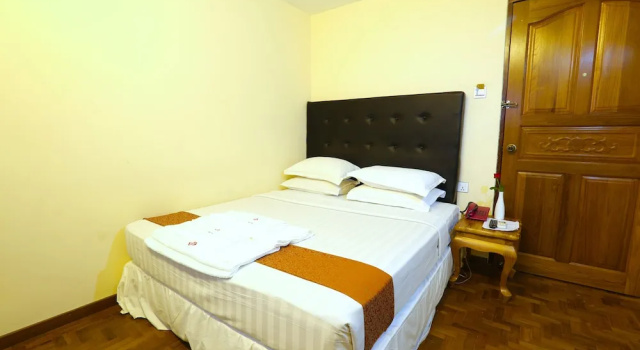 Двухместный номер Standard Queen's Park Hotel