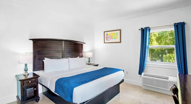 Двухместный номер Deluxe с балконом Coconut Cay Resort