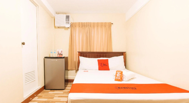 Двухместный номер Standard RedDoorz near PNR Espana Station