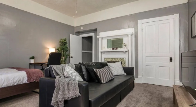 Historic 3BR home with backyard in Shelby Park, 预订 酒店 路易斯威尔 Louisville Metropolitan Area