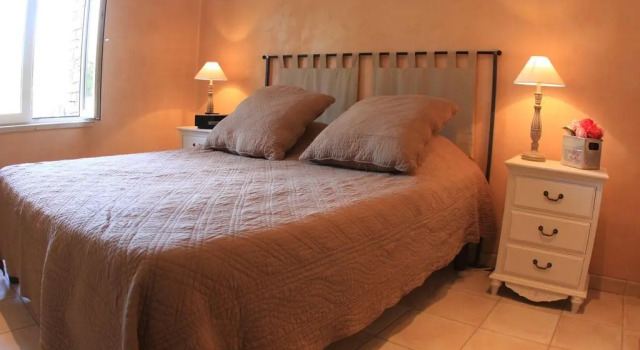 Les Pres De Gordes, Rezervovat Hotel Hotely v Gordes s parkováním, Parkování