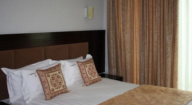 Nomads Court - Mass Media, Boek Hotel Hotels in Lusaka met parkeren, Parkeren