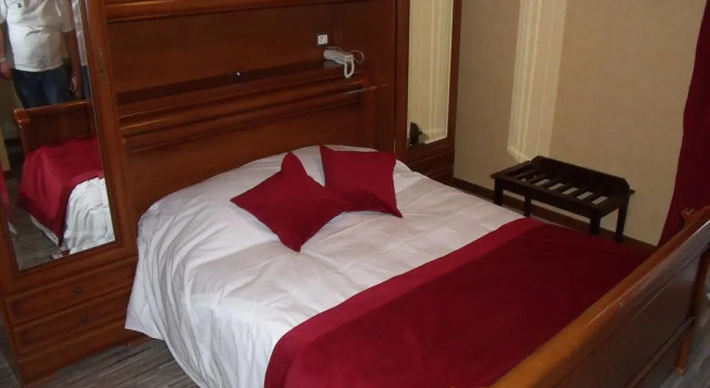 Hotel Saint-Sauveur, Забронировать Отель Отели Lozère с завтраком, Завтраки