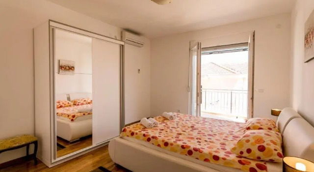 Apartments Lille, Забронировать Апартаменты/квартира Игало Херцег-Нови - Ривьера