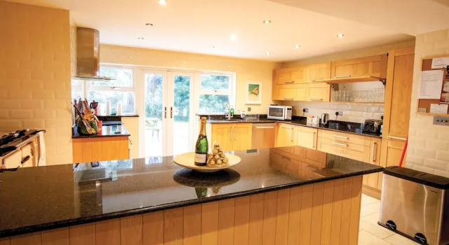 Коттедж Bayview House - 4 bedroom - Llanmadoc