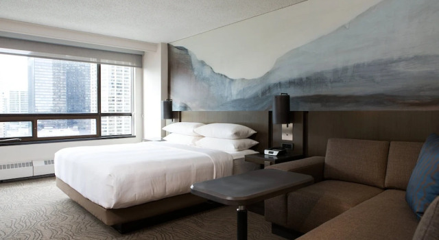 Suite 1 Schlafzimmer mit Stadtblick Calgary Marriott Downtown Hotel