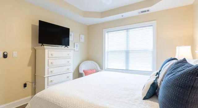Beach House On The Dune by Tybee Vacation Rentals, Buchen Sie Ferienwohnung Hotels in Tybee Island mit Parkplatz, Parkplätze