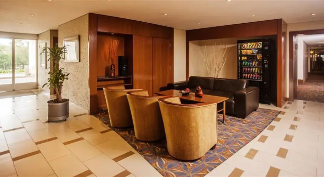 StayEasy Eastgate, Забронировать Отель Бизнес-отели Йоханнесбург, 4* 5*