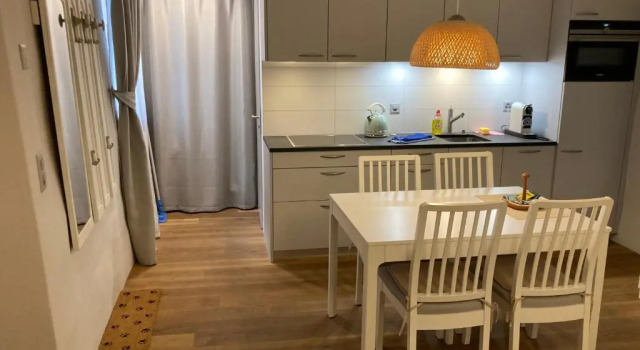 Studio de luxe, au coeur de la vieille ville, Prenota Hotel Hotel a Canton Vallese con parcheggio, Parcheggio