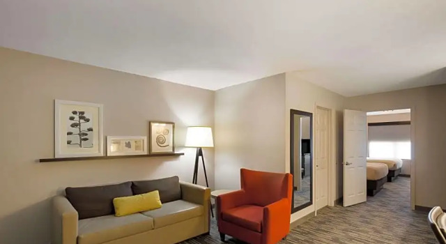Четырёхместный люкс Country Inn & Suites by Radisson, Marion, IL