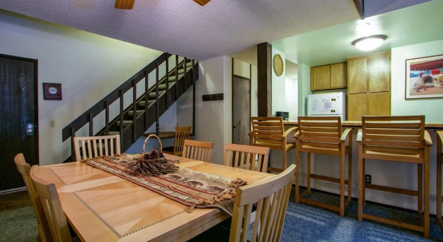 Номер Standard Summit 277 Pet-Friendly, Open Floor Plan, Walk to the Slopes by RedAwning
