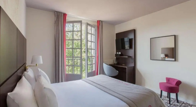 Люкс Best Western Blanche de Castille Dourdan
