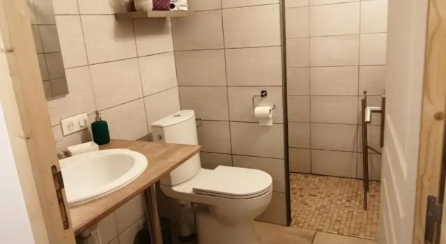 Les Gîtes sous l' Olivier en Camargue, Book Hotel Vauvert Gard