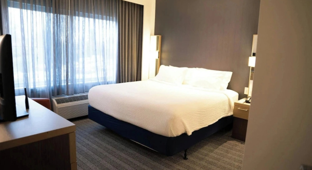 Люкс Courtyard by Marriott Philadelphia Springfield