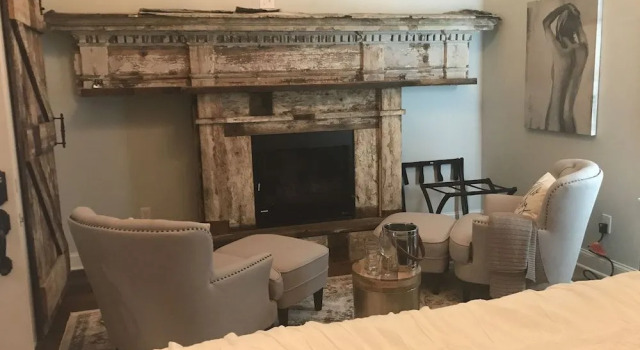 Chateau Rooms