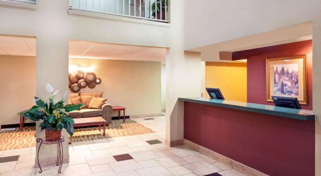 Rodeway Inn & Suites Chandler - Phoenix South I-10
