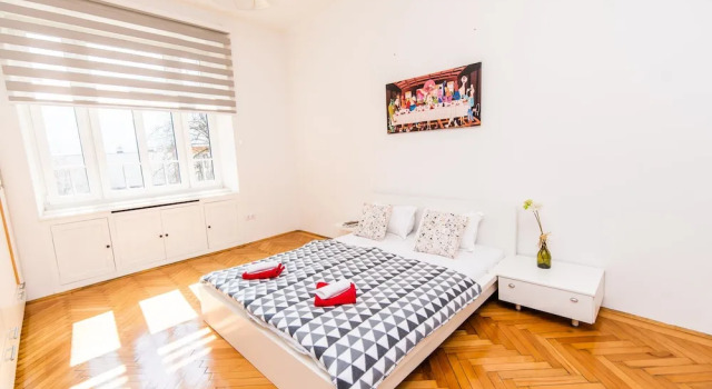 Апартаменты с 3 комнатами с балконом Bright and Modern Duplex in the City Center!
