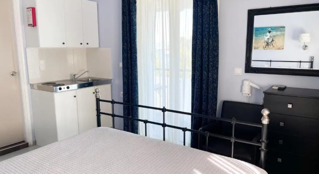 Студия с видом на море Captains Seafront Apartments