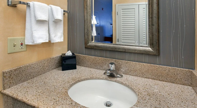 Люкс Courtyard by Marriott Lexington North