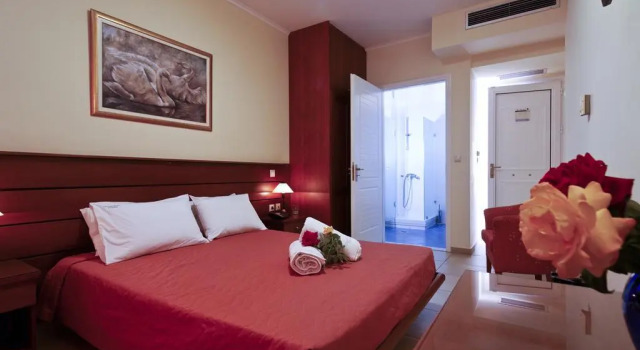 Cristina Maris, Rezervovat Hotel Loutraki 