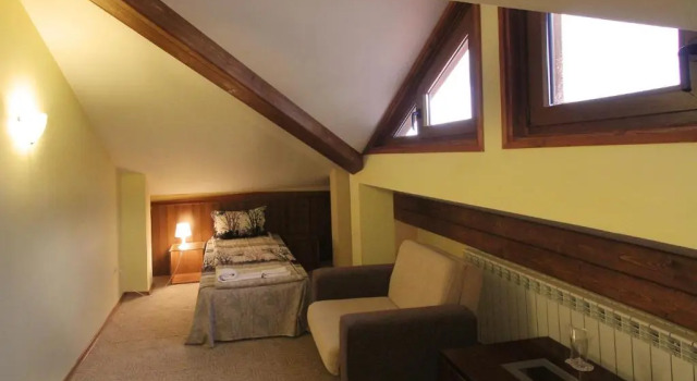 Семейный номер Standard Мансарда Kap House Family Hotel