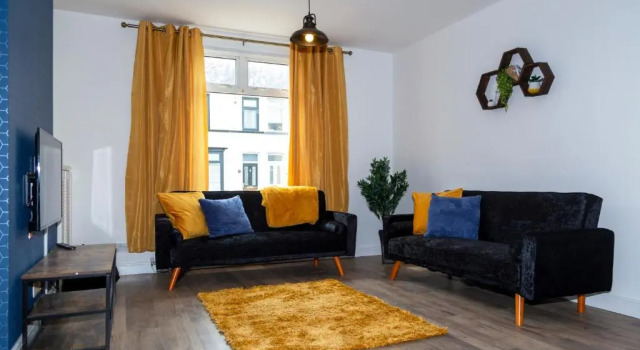 Family friendly, Modern House just 1m from Bike Park Wales, Varaa Hotelli Merthyr Tydfil 