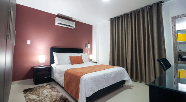Sachar Lodging Apartahotel, Rezervovat Hotel Hotely v Santander s parkováním, Parkování