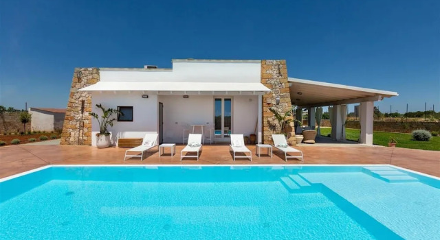Коттедж 777 Rifinita Villa con Piscina a Presicce