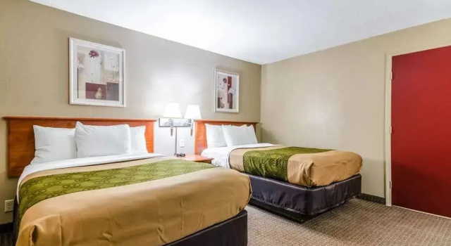 Econo Lodge Inn & Suites I 35 At Shawnee Mission, Забронировать Отель СПА-отели Канзаса, SPA-услуги