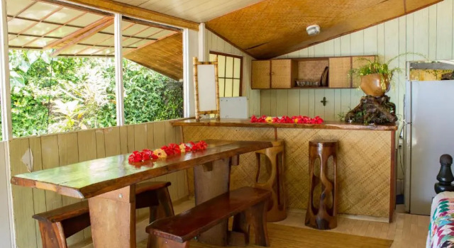 Fare Edith Moorea, Book Hotel Haapiti Moorea