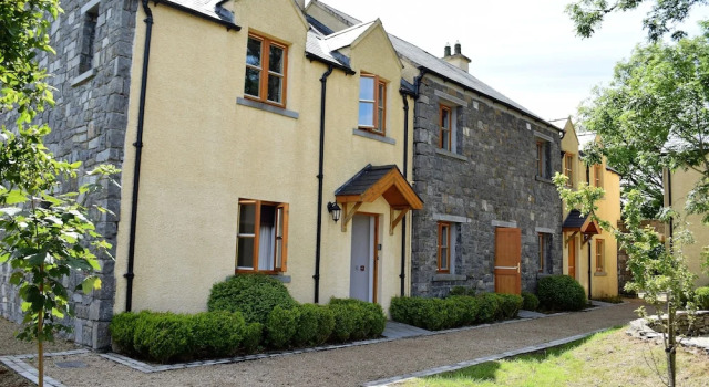 Burren Court Lodge, Book Hotel Hotels in Clare with Parking, Parking