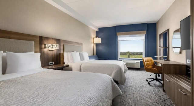 Люкс Holiday Inn Express Strathroy by IHG