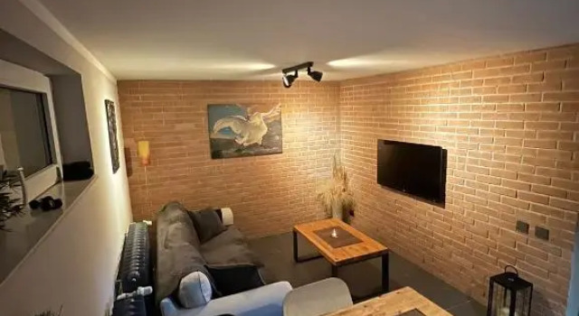 Апартаменты Retro Retreat Unique Industrial Design apartment