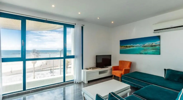 M Sea Suites - By The Beach, Забронировать Отель Отели Тель-Авива с бассейном, рядом с Пляж Иерусалим, Бассейн