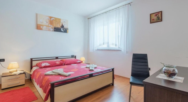 Beautiful Home in Fazana With Wifi and 5 Bedrooms, Prenota Hotel Hotel a Valbandon con piscina, Piscina