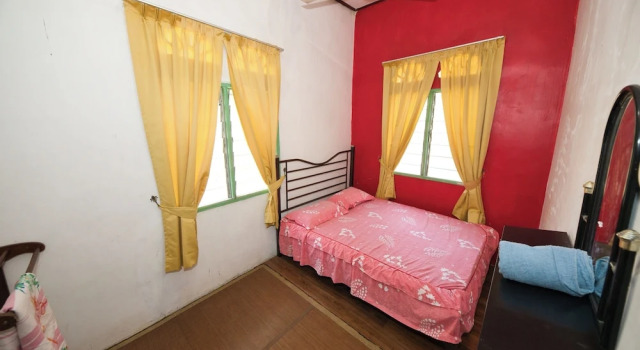 Апартаменты с 3 комнатами OYO 90990 Sri Tempurung Homestay