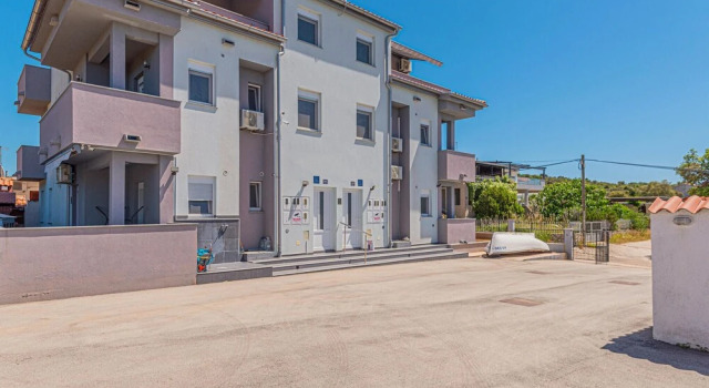 Nice Apartment in Kanica With Wifi and 2 Bedrooms