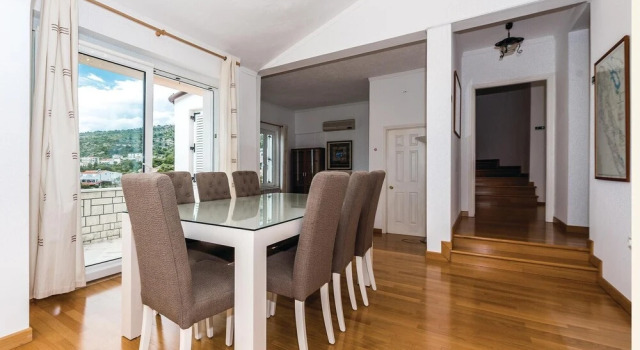 Beautiful Home in Primosten With Wifi and 6 Bedrooms, Забронировать Отель Примоштен Шибеник