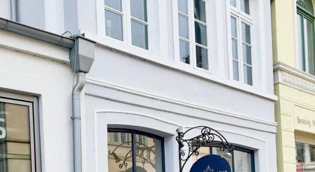 Gemütliche Maisonettewohnung mit Dachterrasse am Schloß, Забронировать Отель Ольденбург Нижняя Саксония, рядом с Музей медиа-арта "Эдит-Русс-Хаус"