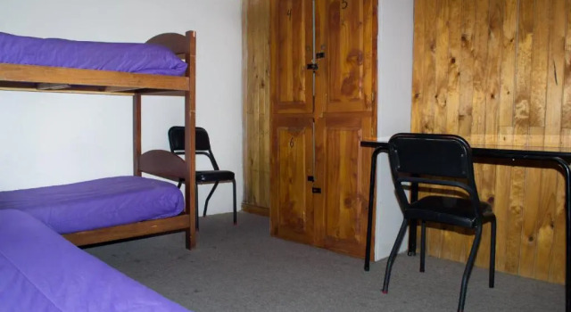 Кровать в общем номере Marcopolo Inn Hostel Bariloche