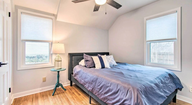Pet-Friendly Uptown Normal Home Steps to ISU, Забронировать Отель Отели Иллинойс 3 звезды, 3*