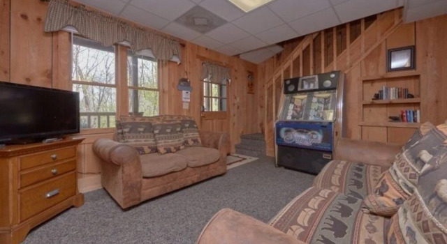 Black Bear Lodge 4 Bedroom Cabin
