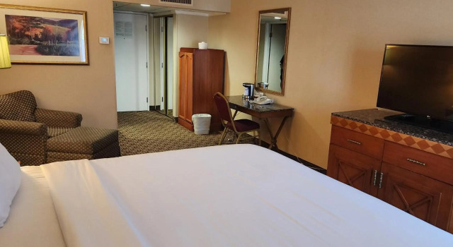 Hotel XOLA, A Trademark Collection Hotel, Book Hotel Moreno Valley Californien