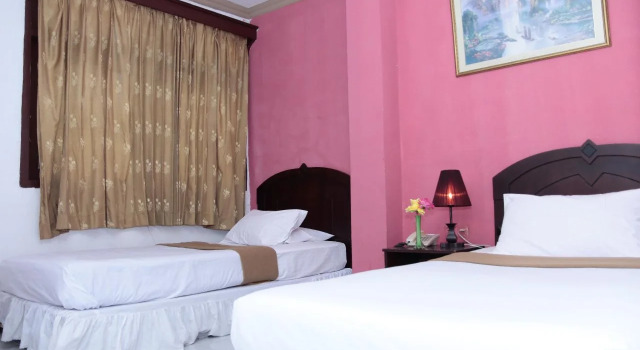 Formerly Reddoorz Plus @ Tirta Kencana Hotel, Reserva ahora Hotel Hoteles de 3 estrellas en Molucas, 3*